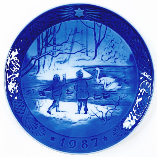 Royal Copenhagen joulu 1987 seinälautanen Vinterfugle