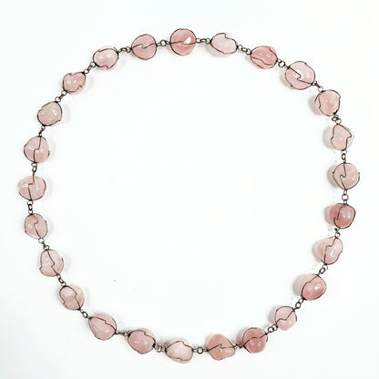 Ruusukvartsikaulakoru 78 cm