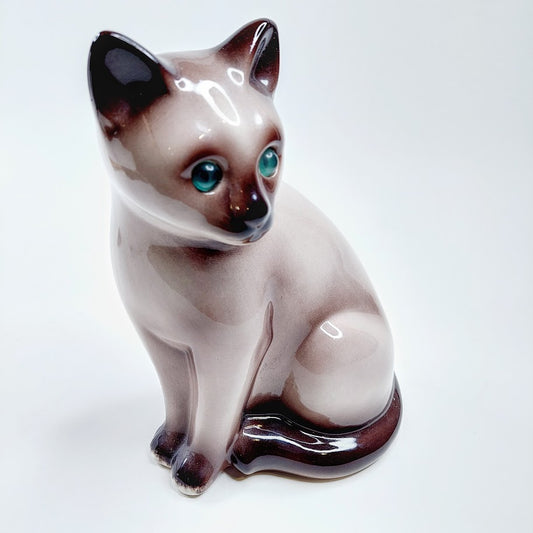 Siamilainen kissa patsas