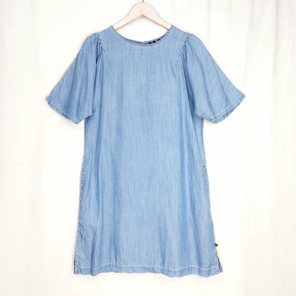 Superdry t-paitamekko koko 40