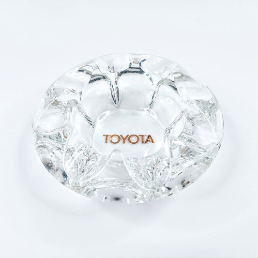 Toyota tuhkakuppi