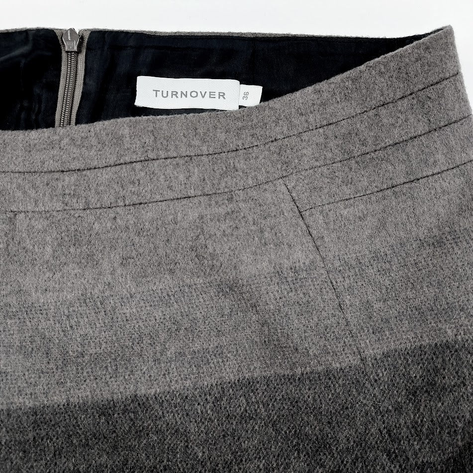 Turnover jakkupuku koko 36