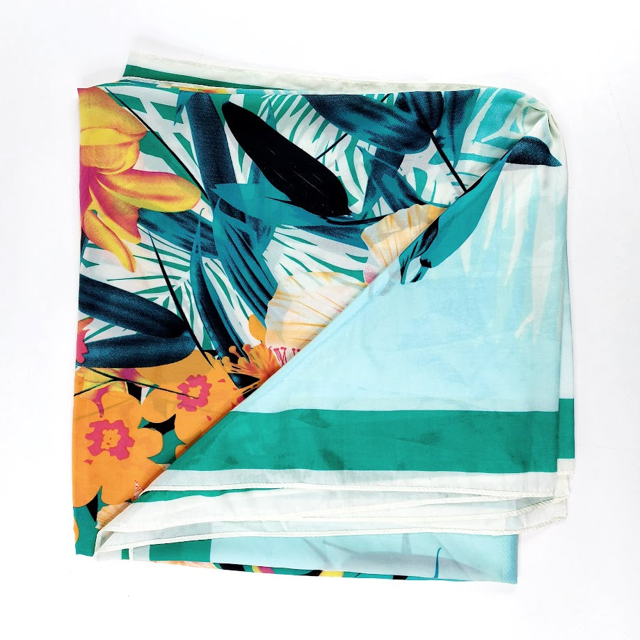 Kukkakuviollinen huivi 150 x 130 cm
