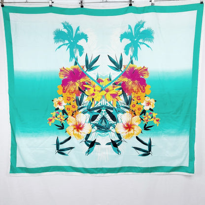 Kukkakuviollinen huivi 150 x 130 cm