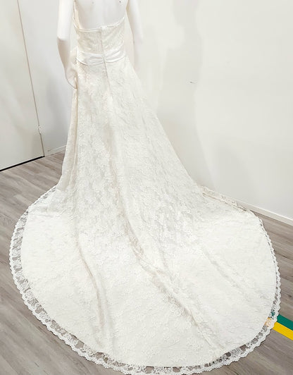 White Rose pitsihääpuku laahuksella koko 46