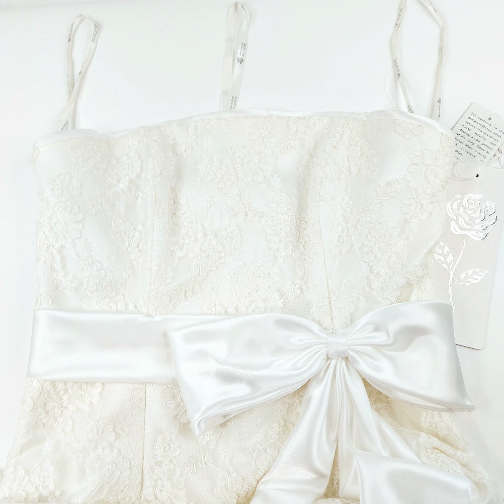 White Rose pitsihääpuku laahuksella koko 46