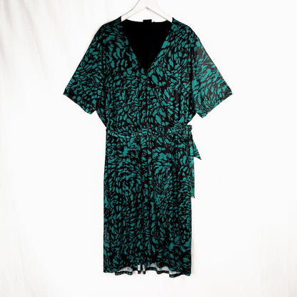 Zizzi Mesh Midi kietaisumekko koko XL