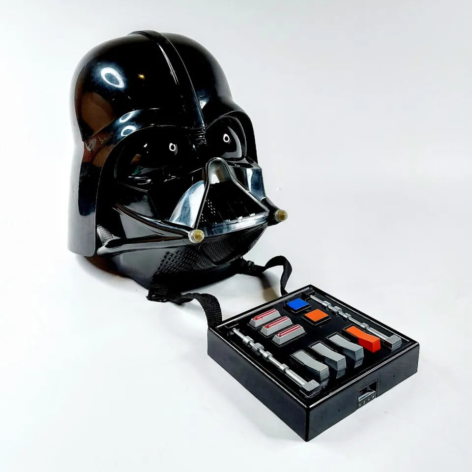 Hasbro Darth Vader puhuva kypärä 2004