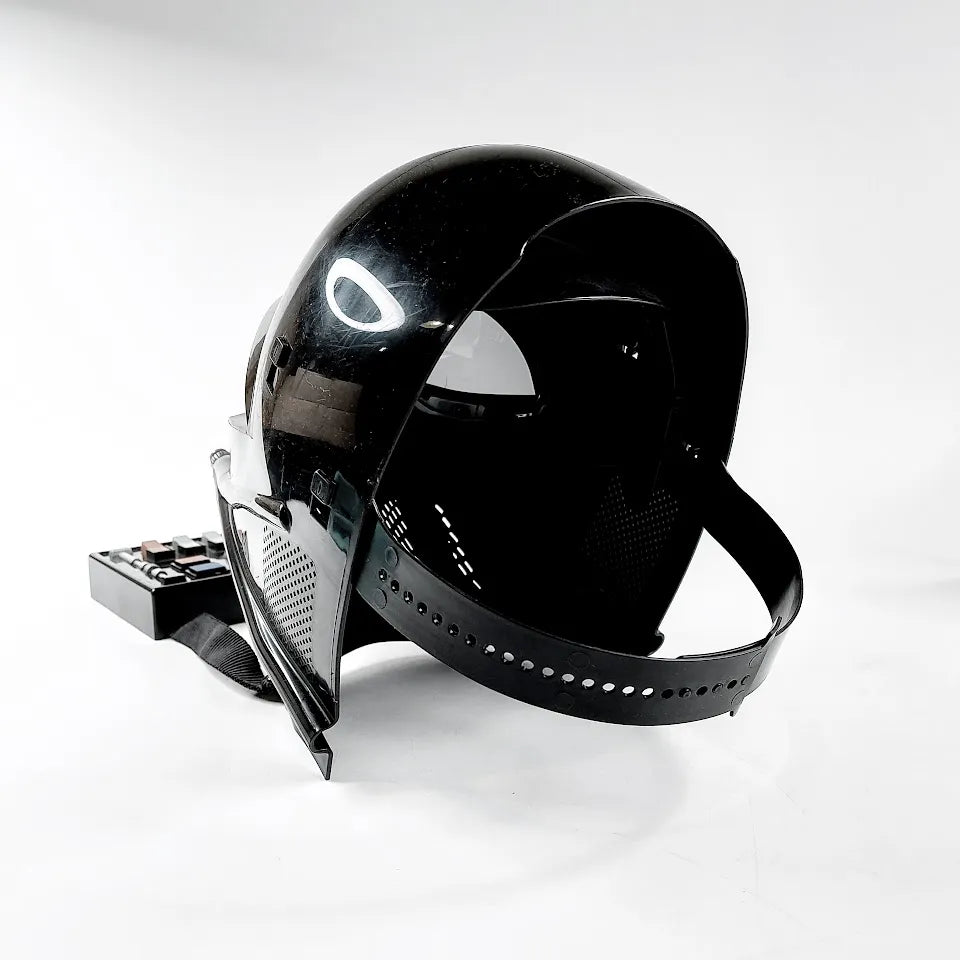 Hasbro Darth Vader puhuva kypärä 2004
