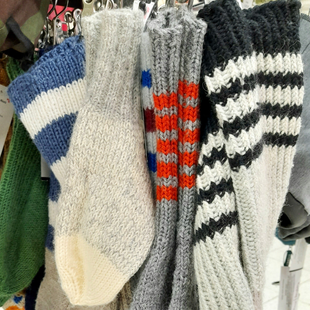 Villasukkia roikkumassa nipsuissa.