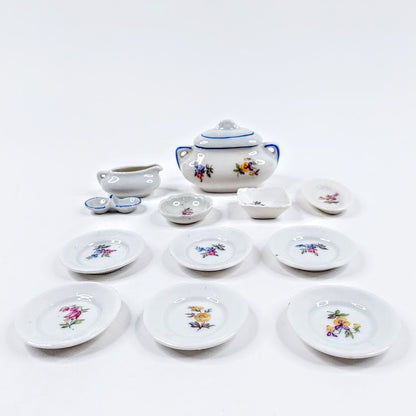 Miniatyyri posliiniastiasto nukkekotiin 12 osaa